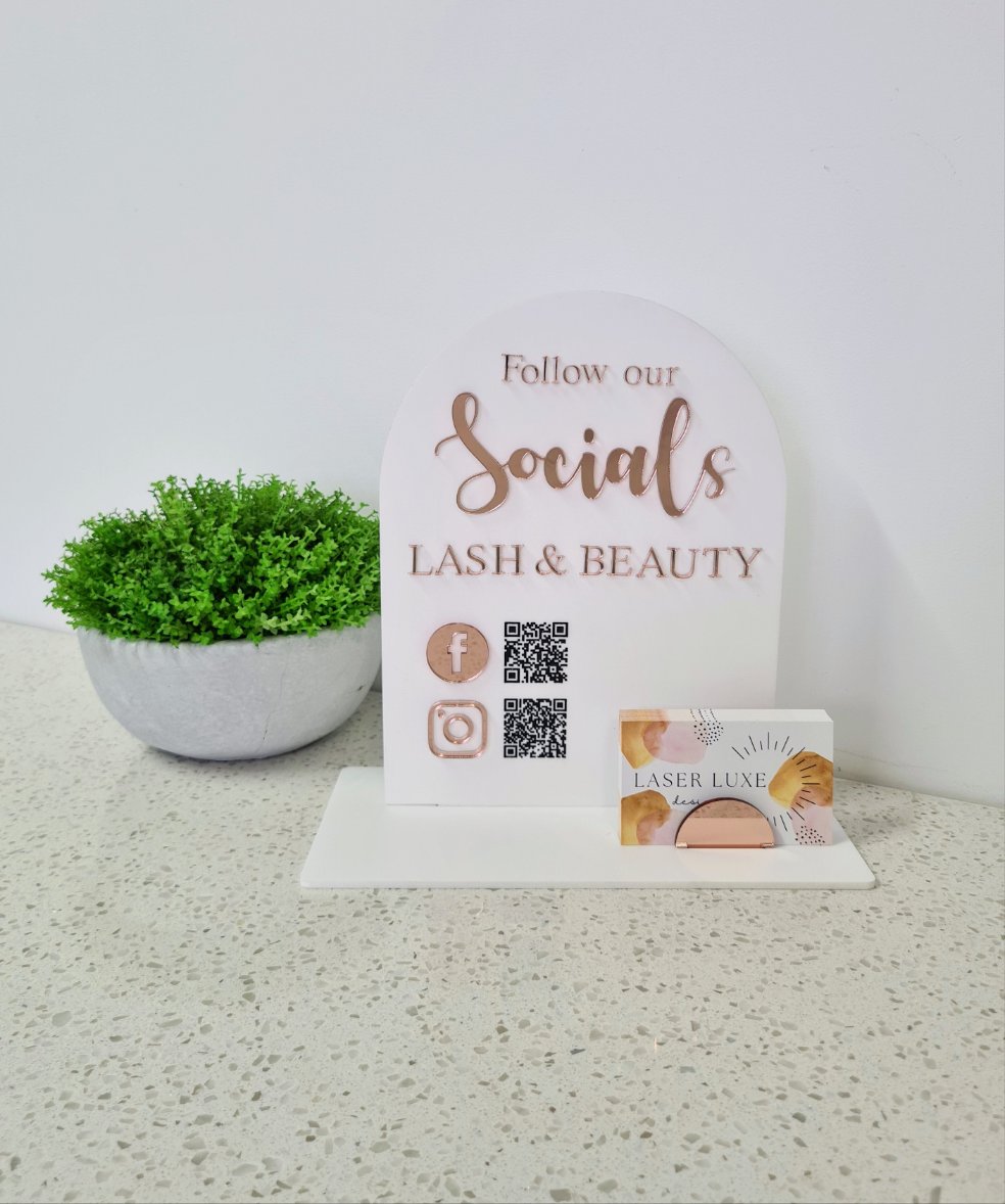 SOCIAL MEDIA, SQUARE READER, QR CODE SIGNAGE